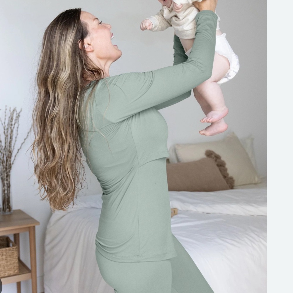 Kindred Bravely SAGE Jane nursing set- Medium